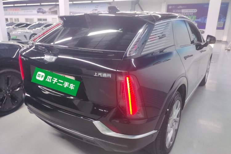 Used Cadillac OPTIQ 2024 Standard Range Version Rear Right 45 Deg