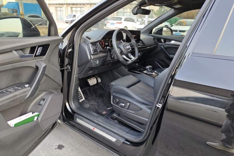 Used Audi Q5L 2024 40 TFSI Fashion Dynamic Model Driver Seat