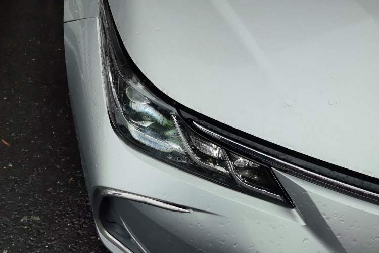 Used Toyota Corolla 2019 Dual-Engine 1.8L E-CVT GL-i Elite Edition Right Front Headlight