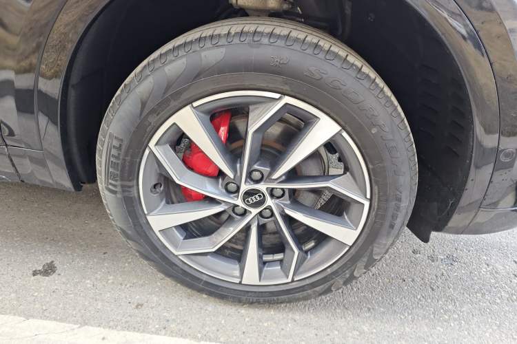 Used Audi Q5L 2024 40 TFSI Fashion Dynamic Model Right Front Wheel Hub