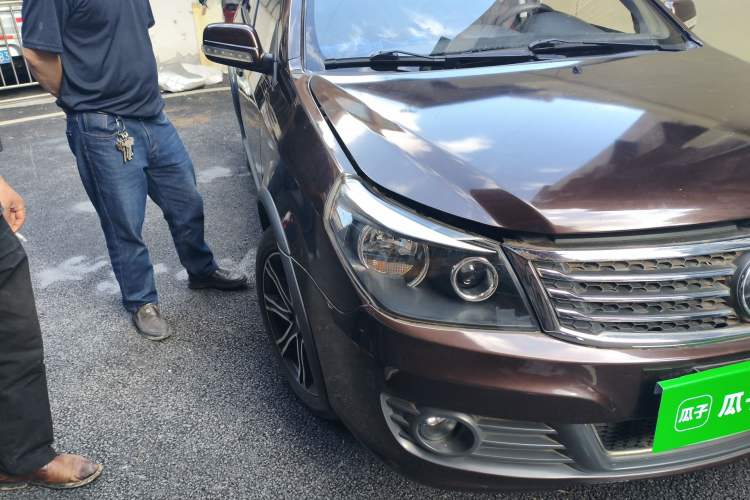 Used Geely Auto Diamond 2014 CROSS 1.5L Automatic Elite Model Right Front Headlight