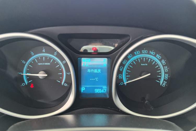 Used GAC Trumpchi GS5 Super 2015 2.0L Automatic Two-Wheel Drive Comfort Edition Instrument Cluster