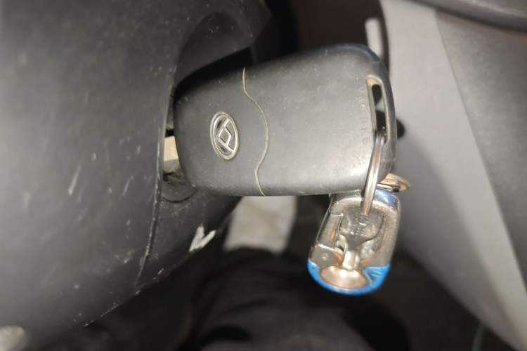 Used SAIC MAXUS Xintu V80 2021 2.0T Manual Classic Aoyuntong 127 PS Mid-axle Mid-roof 6/7/8/9-Seater Vehicle Key