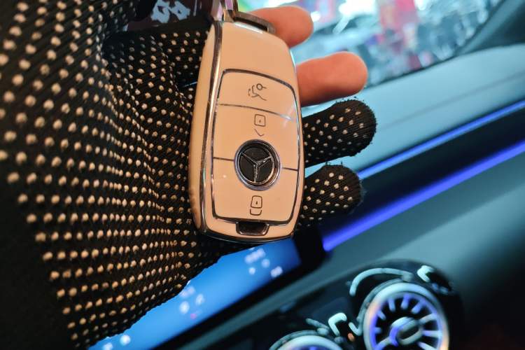 Used Mercedes-Benz A-Class 2024 Updated A 200 L Fashion Version Vehicle Key