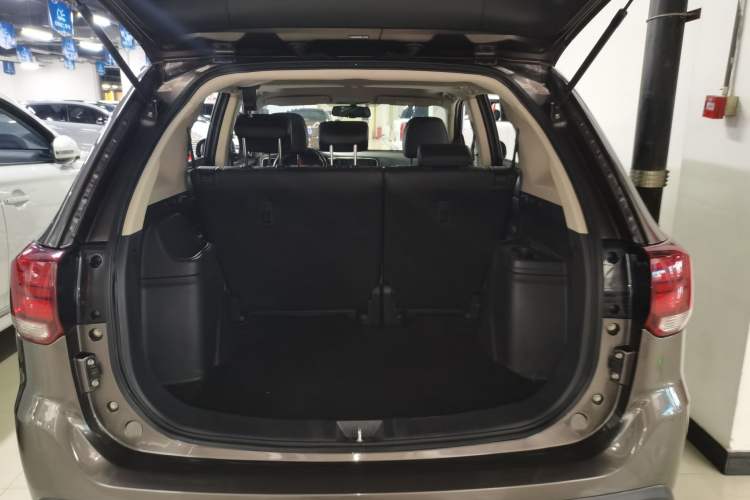 Used Mitsubishi Outlander 2017 2.0L Two-Wheel Drive Glory Edition 5 Seats
