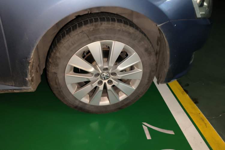 Used Volkswagen Lavida 2013 Restyled Classic 1.6L Manual Comfort Edition
