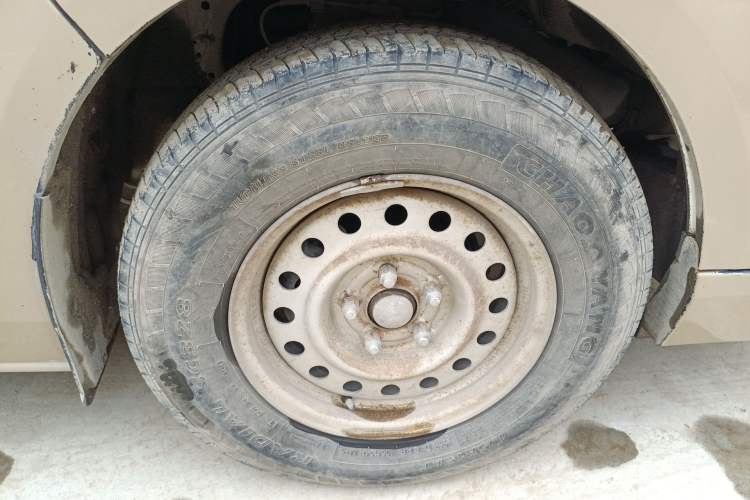 Used Foton Scenic G7 2017 2.0L Long-Wheelbase Commercial Van High Roof 2 Seats 4Q20M