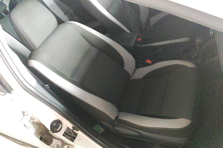 Used Toyota YARiS L Zhi Xuan 2022 X-Trail 1.5L CVT Leading PLUS Edition Right Front Seat