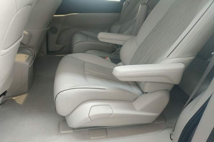 Used Buick GL8 2022 Land Business Class 652T Luxury Model