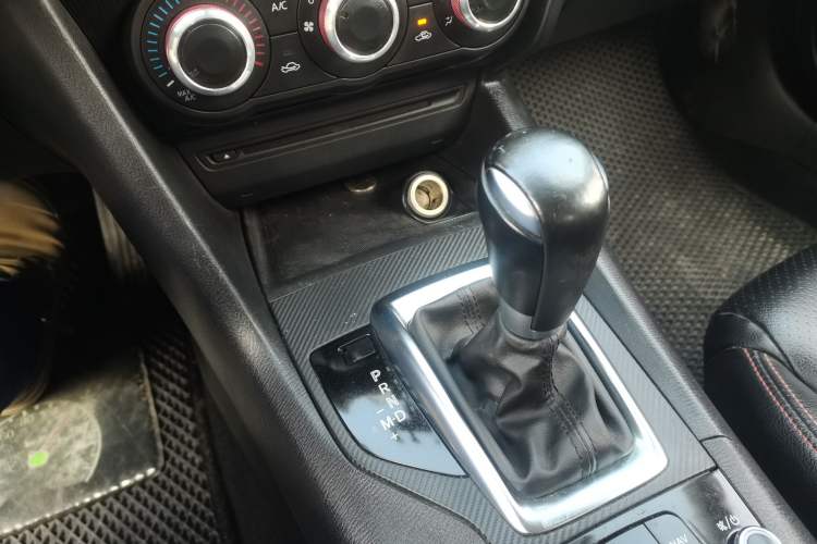 Used Mazda Mazda 3 Axela 2014 Sedan 1.5L Automatic Comfort Model
