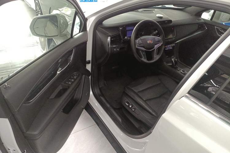 Used Cadillac XT5 2020 28T Luxury Version Driver Seat