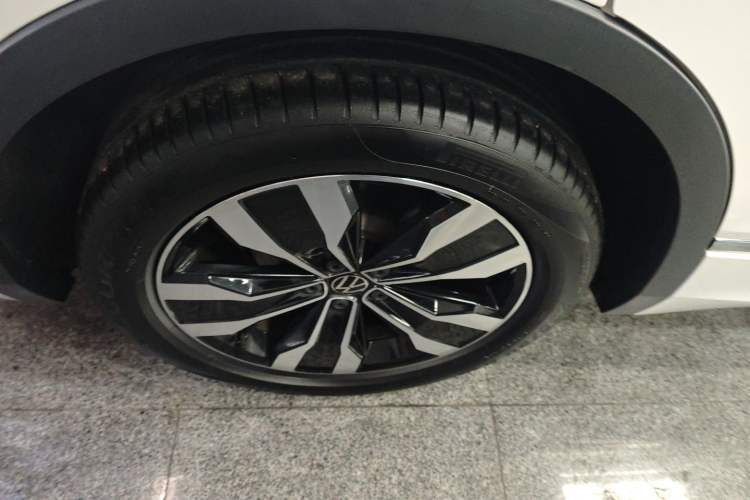 Used Volkswagen Tiguan L 2022 330TSI Automatic Two-Wheel Drive R-Line Enhanced Edition
