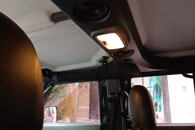 Used BAIC Off-Road BJ40 2016 40L 2.3T Automatic All-Wheel Drive Premium Edition Headliner