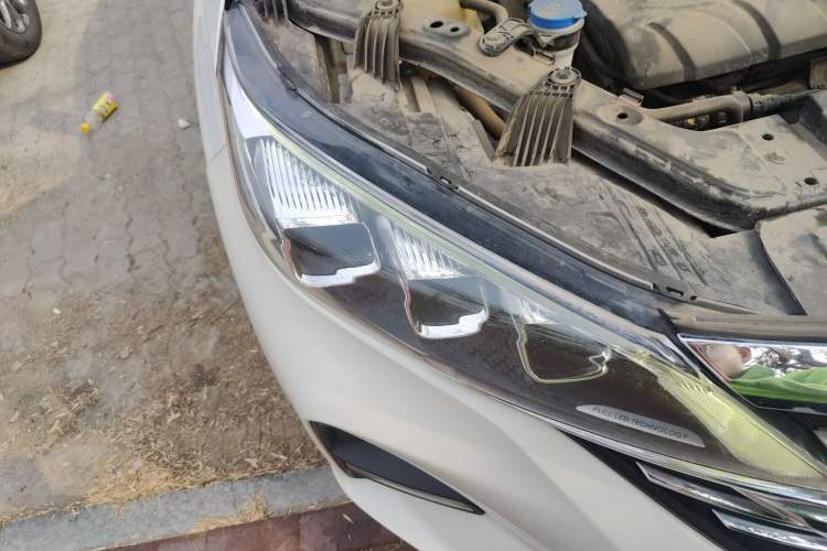 Used GAC Trumpchi GS5 2021 Advanced Model 270T Tech Smart Edition Right Front Headlight