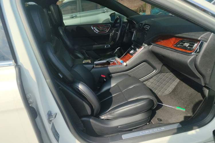 Used Lincoln Continental 2019 2.0T Two-Wheel Drive Prestige Version China VI Standard
