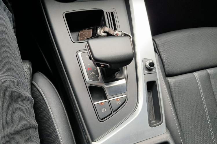 Used Audi A4L 2020 40 TFSI Luxury Dynamic Model