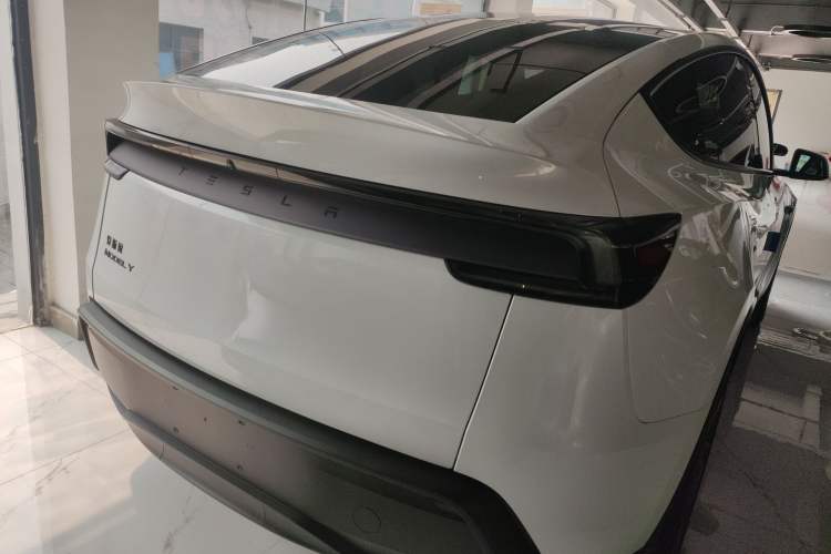 Used Tesla Model Y 2026 Rear-Drive Model Rear Right 45 Deg