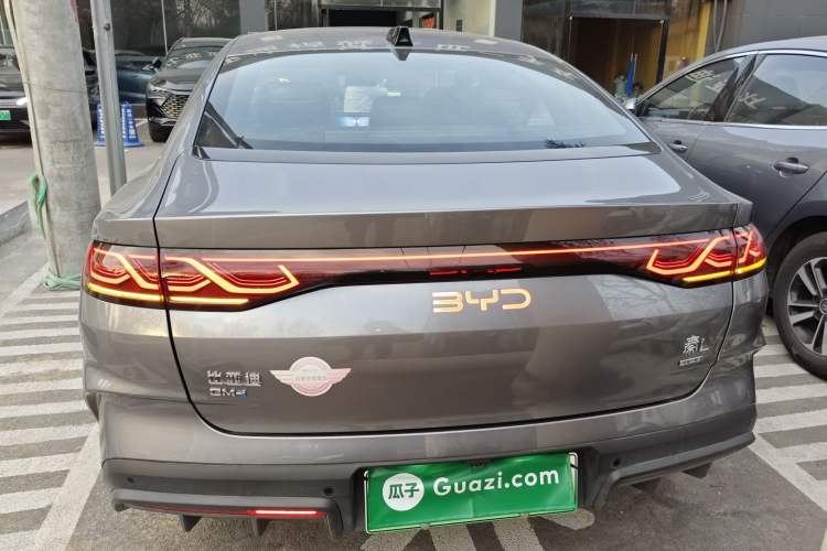 Used BYD Qin L 2025 DM-i Smart Drive 120KM Leading Model
