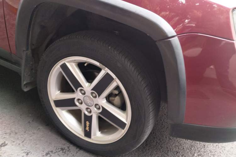 Used Jeep Compass 2012 2.4L four-wheel drive luxury version
