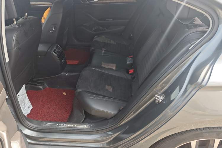 Used Volkswagen Magotan 2017 330TSI DSG Luxury Model Left Rear Seat