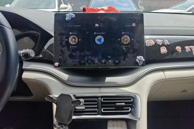 Used BYD Song PLUS New Energy 2023 Champion Edition EV 520KM Luxury Model Audio And AC Panel