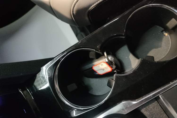 Used Ford Escape 2020 EcoBoost 245 Two-Wheel-Drive Titanium Edition
