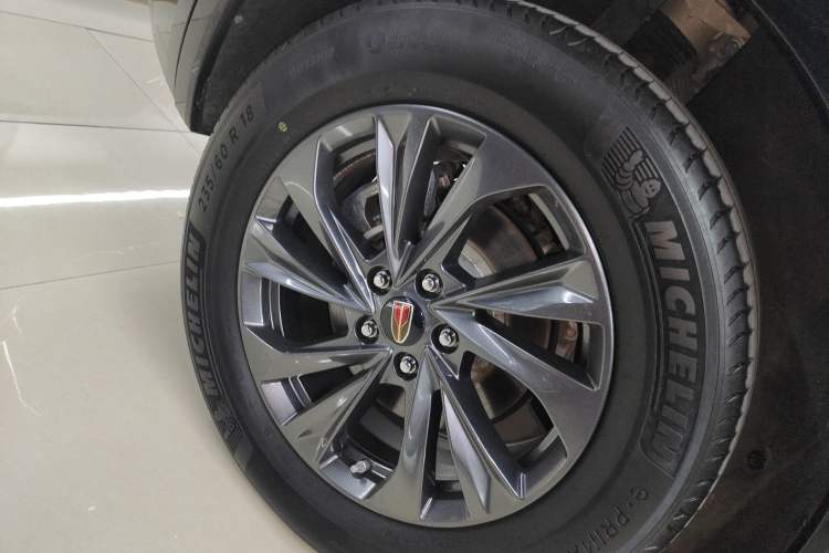 Used Hongqi HS5 2023 2.0T Qixiang Pro Edition Right Rear Wheel Hub