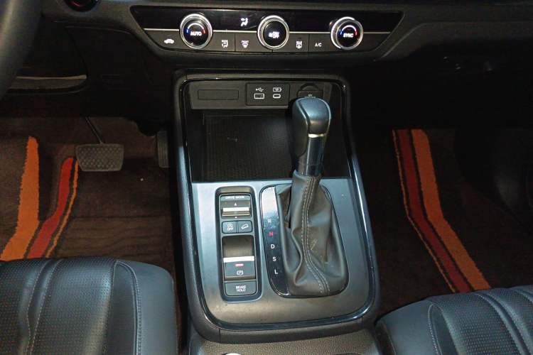 Used Honda Breeze 2023 240TURBO Two-Wheel-Drive Luxury Edition 5 Seats Gear Lever