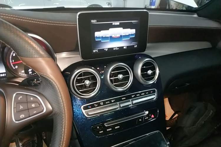 Used Mercedes-Benz GLC 2018 GLC 200 4MATIC
