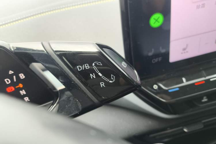 Used Volkswagen ID.4 X 2021 Pro Smart Long-Range Edition Gear Lever