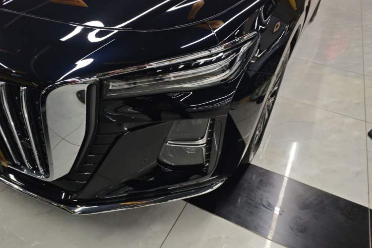 Used Hongqi H5 2025 2.0T Automatic Flag Edition – 500 000 Units Commemorative Version
