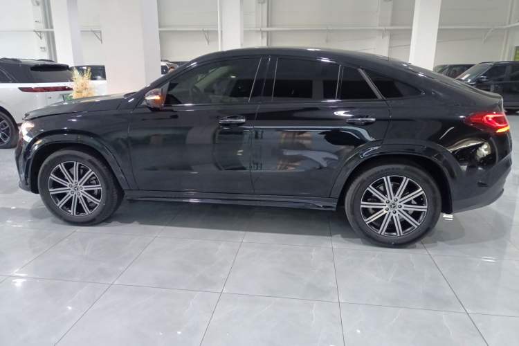 Used Mercedes-Benz GLE 2023 GLE 350 4MATIC Coupe SUV Fashion Model