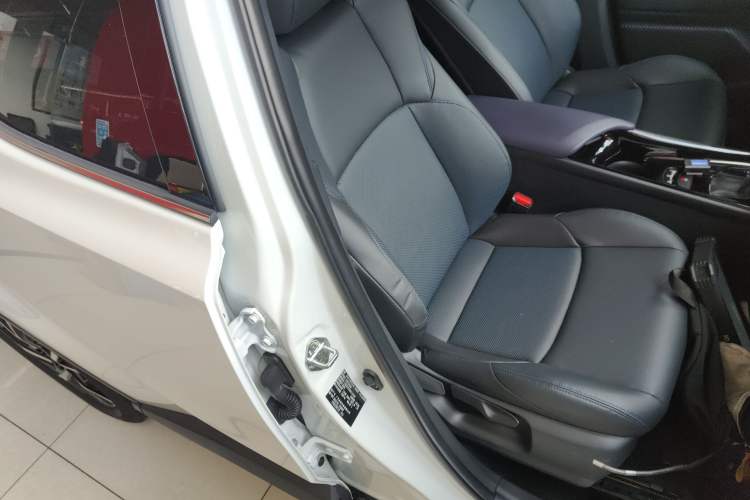 Used Toyota C-HR 2020 2.0L Leading Edition Right Front Seat