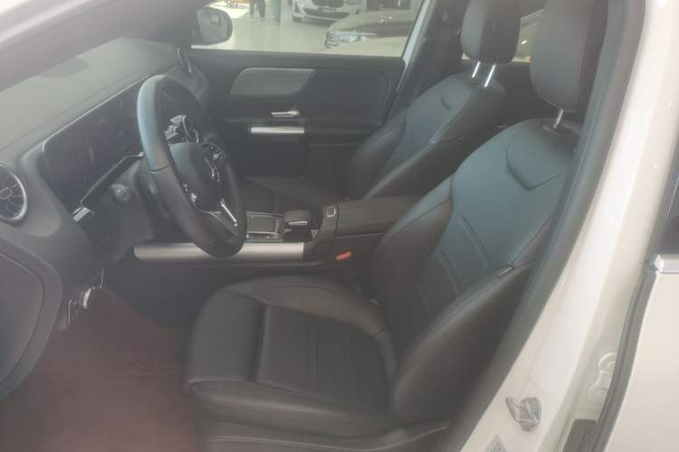 Used Mercedes-Benz GLA 2022 Second Facelift GLA 200 Left Front Seat