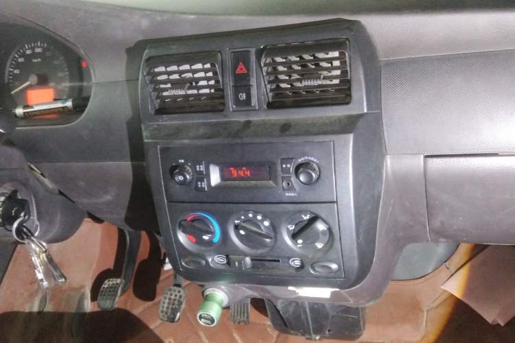 Used Wuling Rongguang 2017 1.5L Extended Basic Version Audio And AC Panel