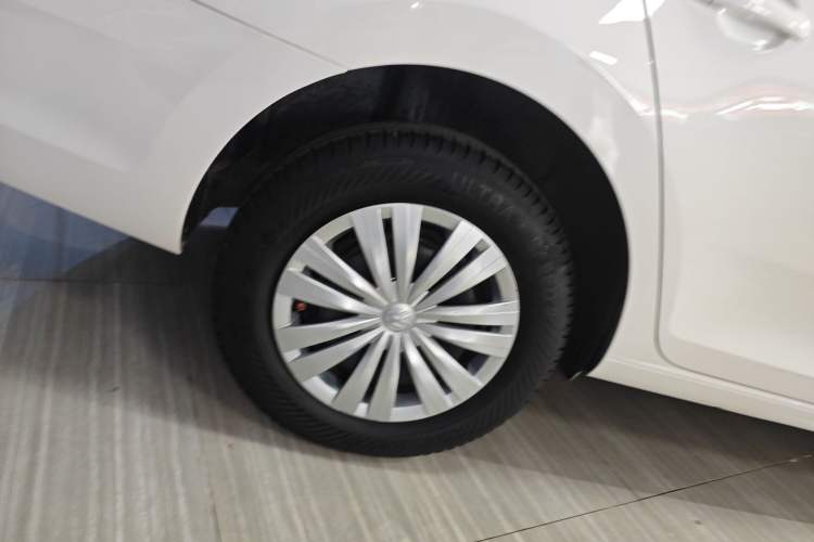 Used Volkswagen Santana 2021 1.5L Automatic Fashion Edition Right Rear Wheel Hub