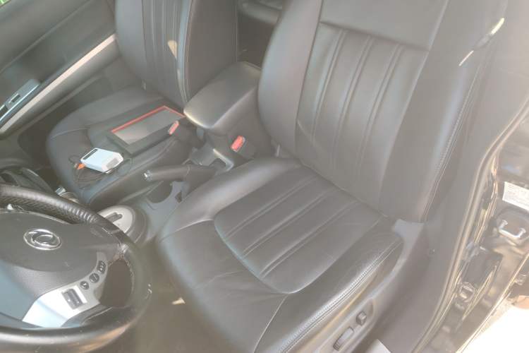 Used Dongfeng Fengdu MX6 2015 2.0L CVT Two-Wheel Drive Dream Edition