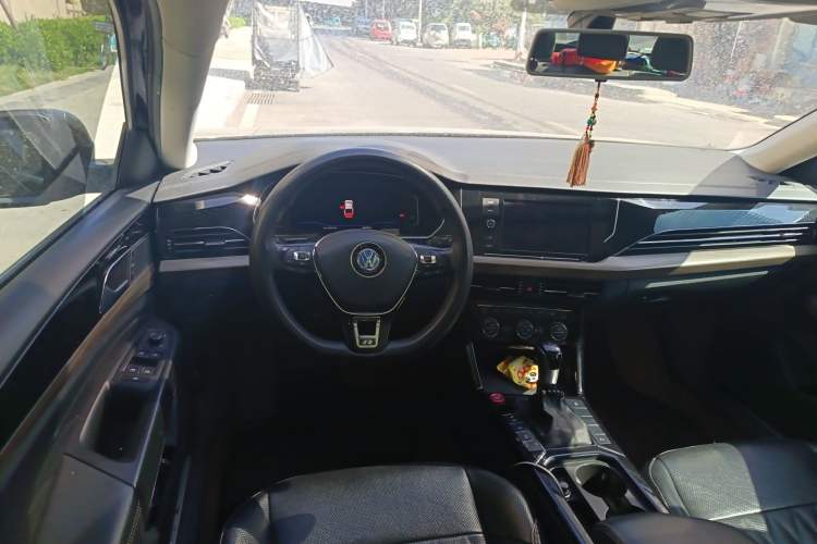 Used Volkswagen Passat 2019 330TSI Luxury Edition China VI Standard