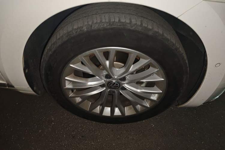 Used Volkswagen FAW-Volkswagen CC 2019 380TSI Glamour Edition China V Standard Right Front Wheel Hub