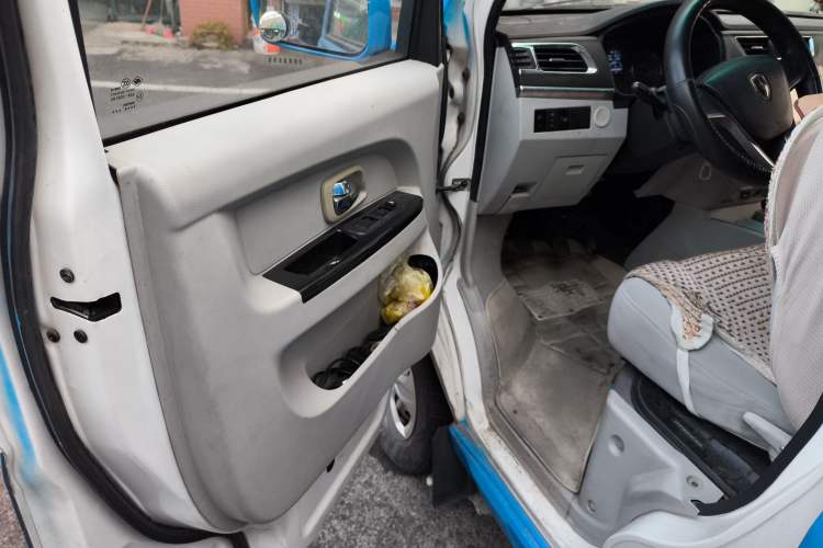 Used Jinbei New Hiace X30L 2018 1.5L Box Truck Wealth Edition DLCG14