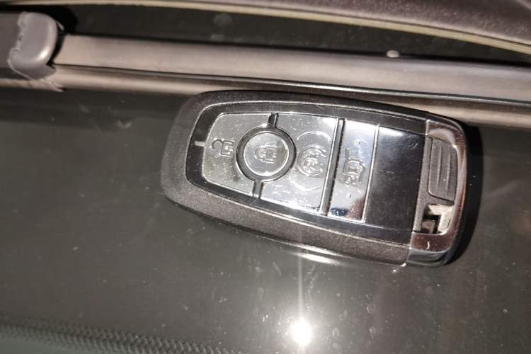 Used Lincoln Corsair 2020 2.0T Two-Wheel Drive Luxury Edition
