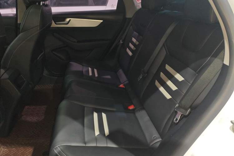 Used BYD Qin Pro 2019 Super Edition 1.5TI Manual Smart Connect Powerful Model China VI Standard