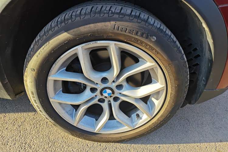 Used BMW X3 2013 Revised xDrive28i Luxury Edition Right Front Wheel Hub