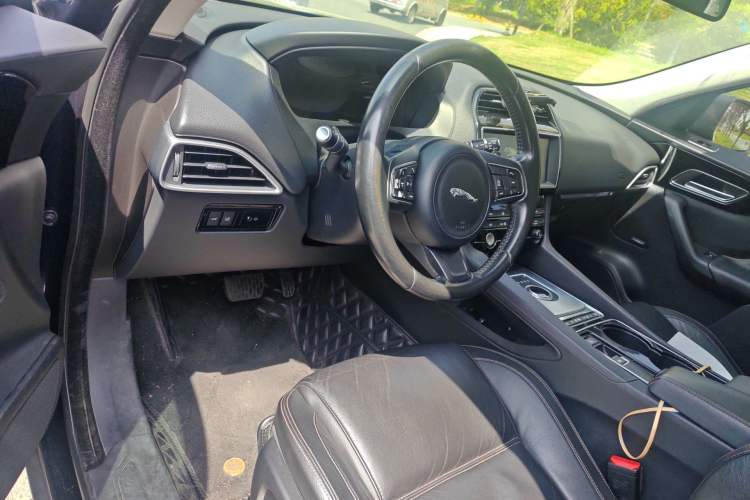 Used Jaguar F-PACE 2016 2.0T Two-Wheel-Drive R-Sport Sport Edition