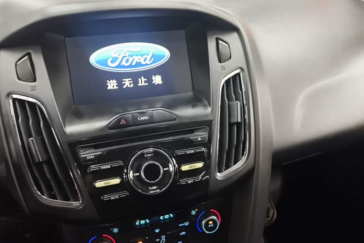 Used Ford Focus 2017 Hatchback 1.6L Manual Fashion Edition SmartDrive Version Audio And AC Panel