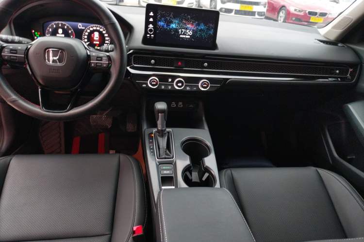 Used Honda Civic 2023 240TURBO CVT Dynamic · Center Stage Special Edition