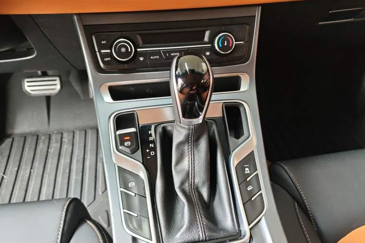 Used Geely Auto Vision S1 2018 1.4T CVT FENGXING Model Gear Lever