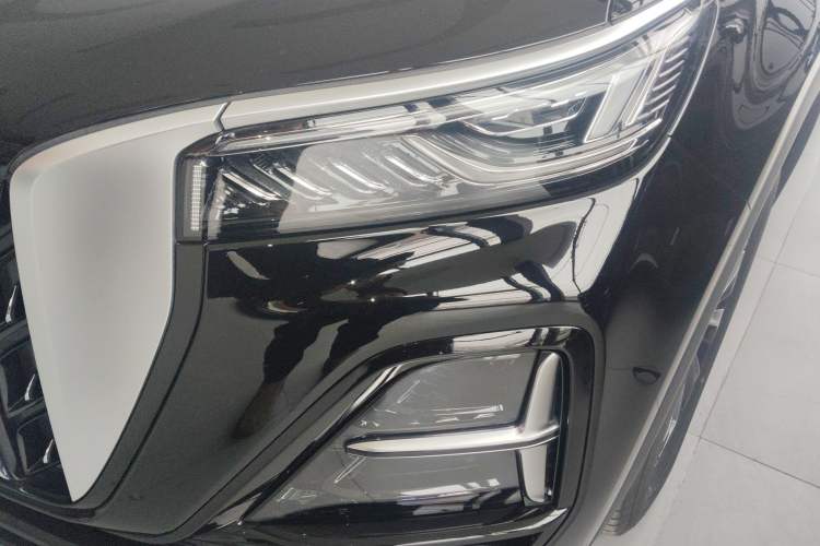 Used Hongqi HS5 2025 2.0T Two-Wheel Drive Flagship Pro Edition Left Front Headlight