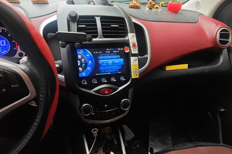 Used CHANGAN Benni 2015 1.4L IMT Luxury Version China IV Standard
