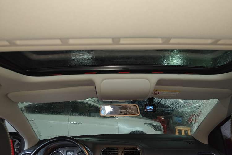 Used Volkswagen Polo 2016 1.6L Automatic Comfort Model Headliner